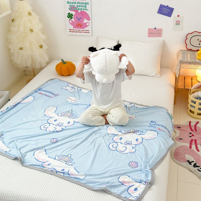 91家纺网 家纺一手货源 找家纺 星期八 2024新款舒适亲肤三丽鸥婴儿裸睡级凉感毯 皇冠玉桂狗