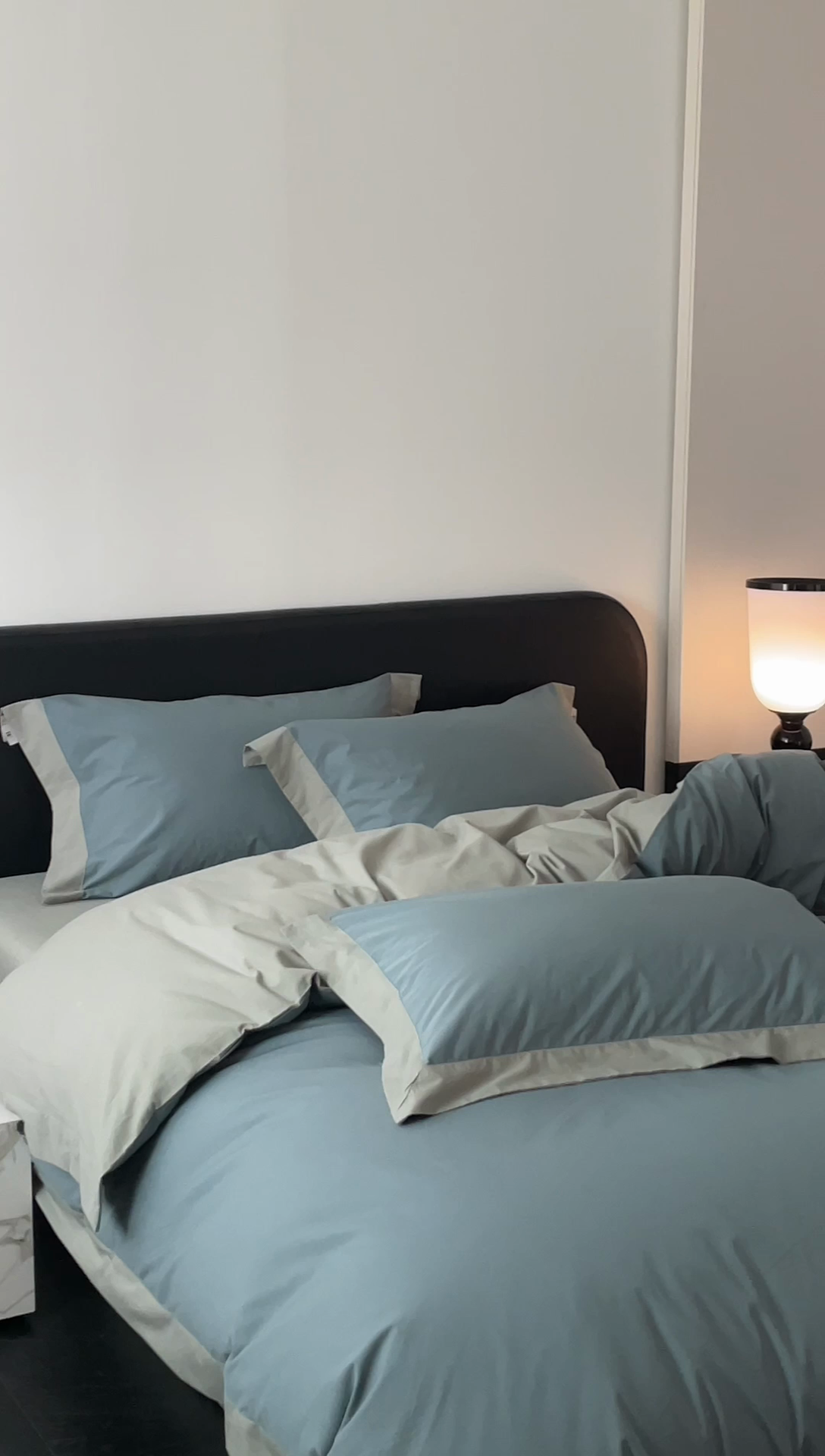 91家纺网 家纺一手货源 找家纺 金麦家纺 2024新款A类全棉水洗棉礼盒装纯色双拼系列四件套 宾利兰-繁星蓝