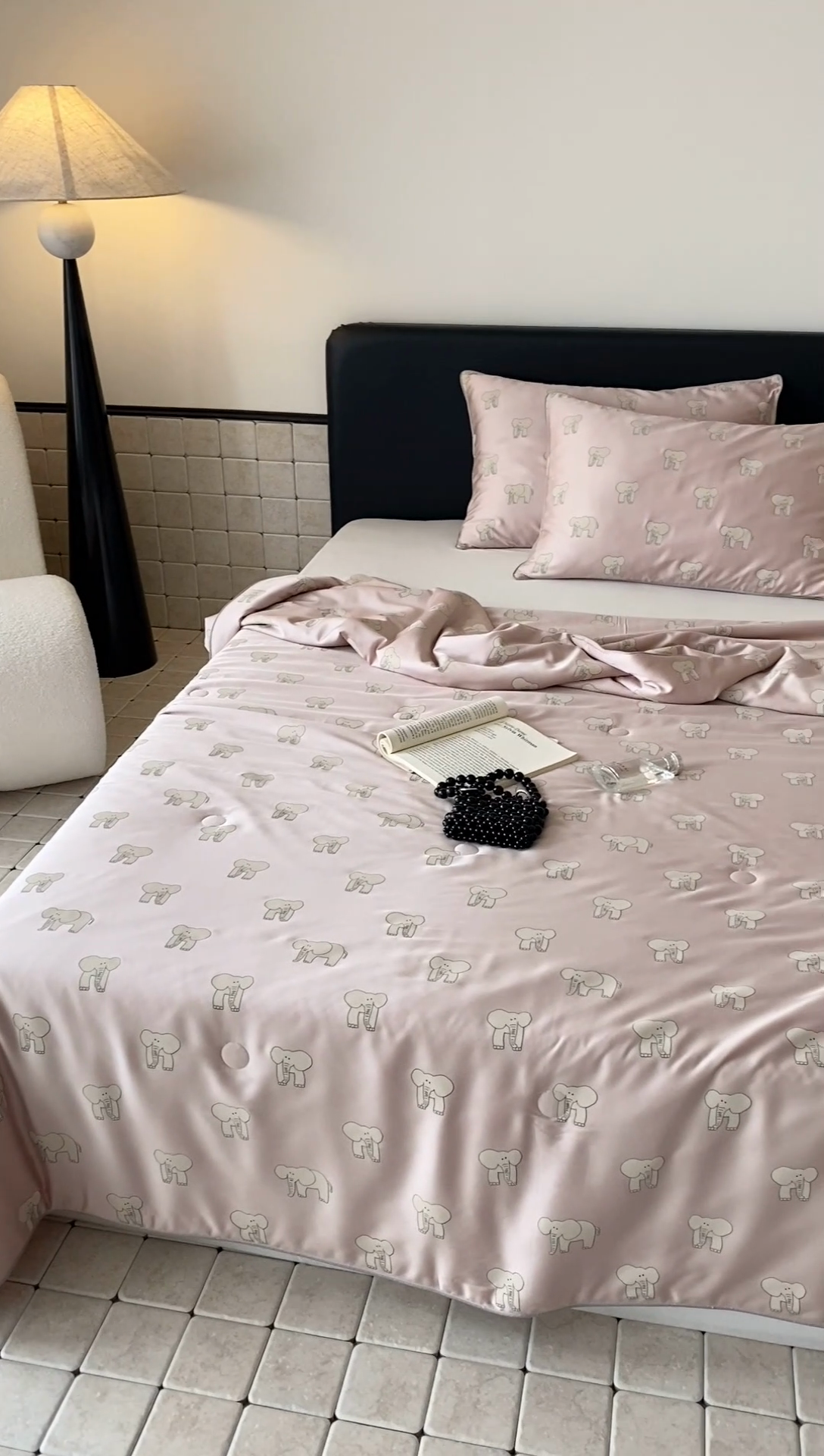 91家纺网 家纺一手货源 找家纺 汇庭 2024新款雅棉天丝可机洗夏被棚拍 多多象粉