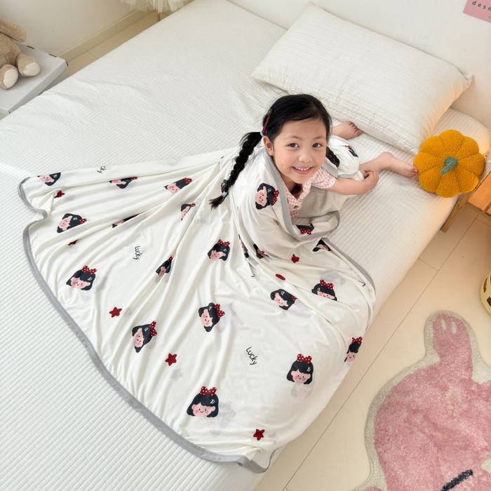 91家纺网 家纺一手货源 找家纺 星期八 2024新款舒适亲肤婴儿裸睡级卡通印花凉感毯 小女孩