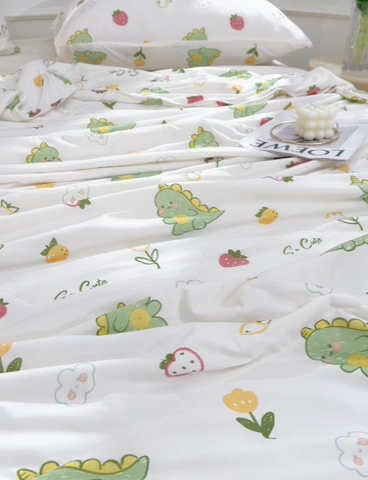 91家纺网 家纺一手货源 找家纺 圣楚家纺  2024新款A类针织棉印花夏被夏凉被空调被 恐龙宝宝