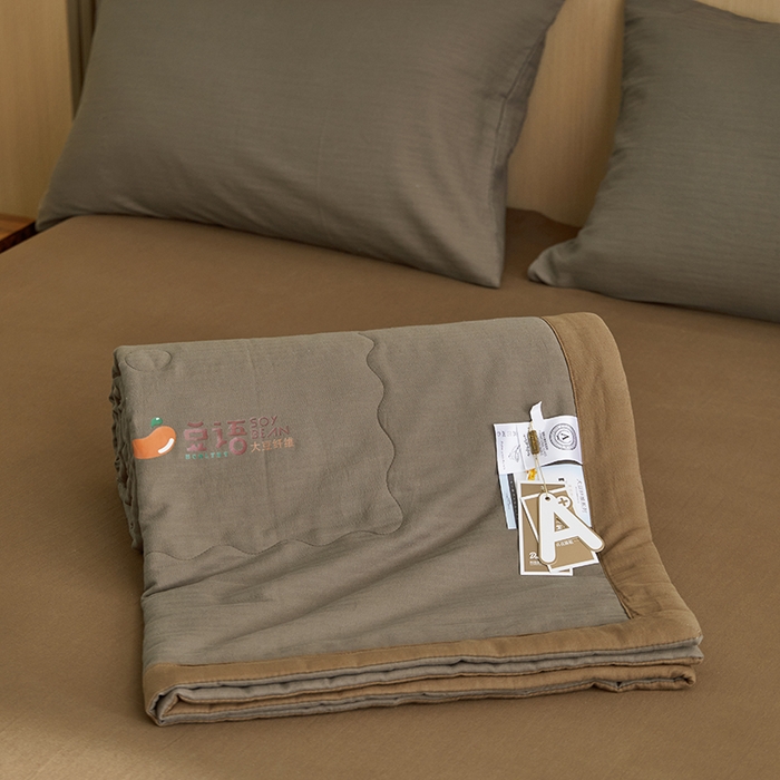 91家纺网 家纺一手货源 找家纺 梦享生活家居 2024新款A类双层纱全棉提花大豆夏被 朱古力