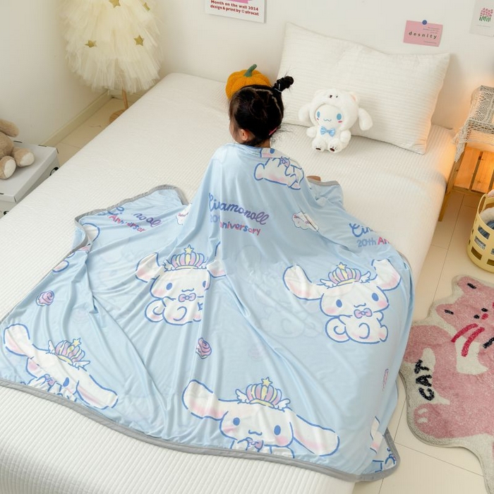 91家纺网 家纺一手货源 找家纺 星期八 2024新款舒适亲肤三丽鸥婴儿裸睡级凉感毯 皇冠玉桂狗