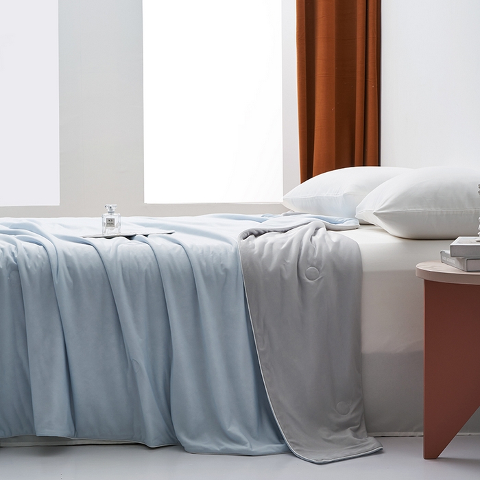 91家纺网 家纺一手货源 找家纺 梦可莱家居 2025新款抗菌凉感丝夏被 银河蓝