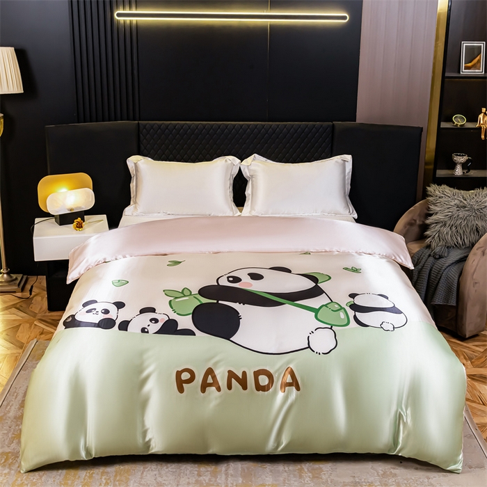 91家纺网 家纺一手货源 找家纺 2025年新款大版冰丝被套 熊猫乐园-大版冰丝被套