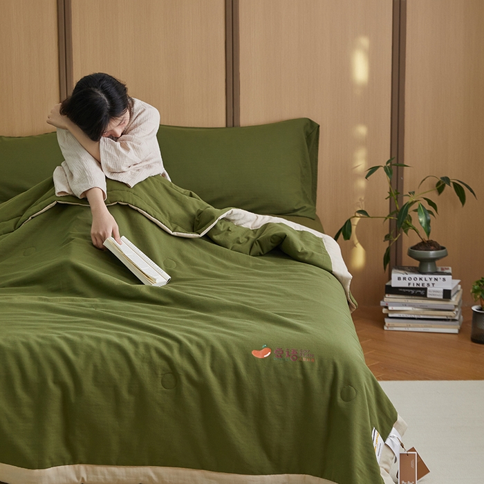 91家纺网 家纺一手货源 找家纺 梦享生活家居 2024新款A类双层纱全棉提花大豆夏被 橄榄绿