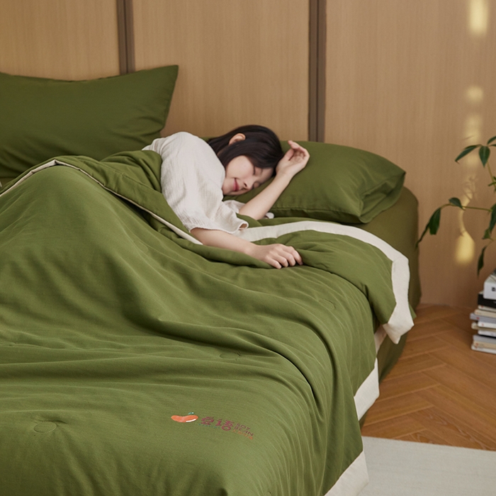 91家纺网 家纺一手货源 找家纺 梦享生活家居 2024新款A类双层纱全棉提花大豆夏被 橄榄绿