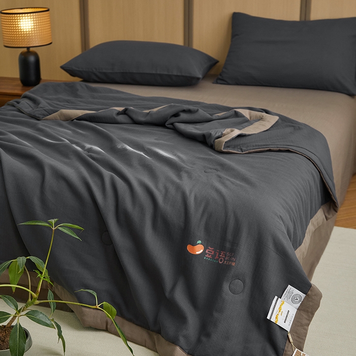 91家纺网 家纺一手货源 找家纺 梦享生活家居 2024新款A类双层纱全棉提花大豆夏被 高级灰