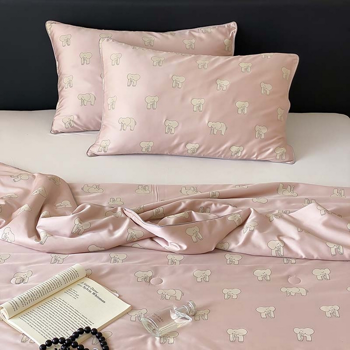 91家纺网 家纺一手货源 找家纺 汇庭 2024新款雅棉天丝可机洗夏被棚拍 多多象粉