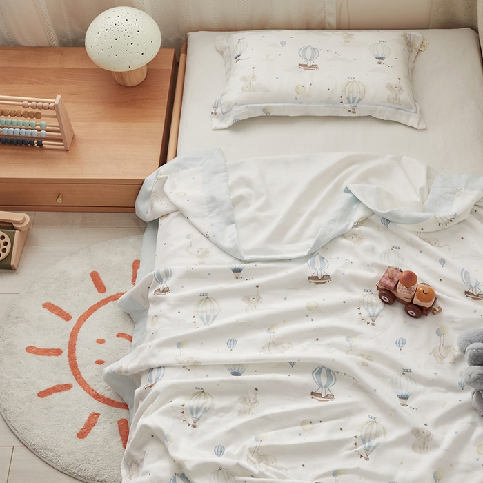 91家纺网 家纺一手货源 找家纺 荷马之梦 2024新款天竹系列—A类竹纤维四层纱儿童盖毯夏被 夏凉被 被子被芯 梦之奇遇