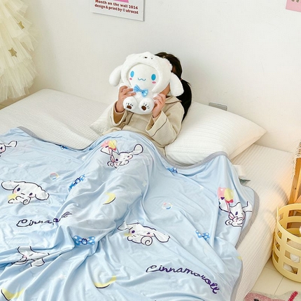 91家纺网 家纺一手货源 找家纺 星期八 2024新款舒适亲肤三丽鸥婴儿裸睡级凉感毯 气球玉桂狗