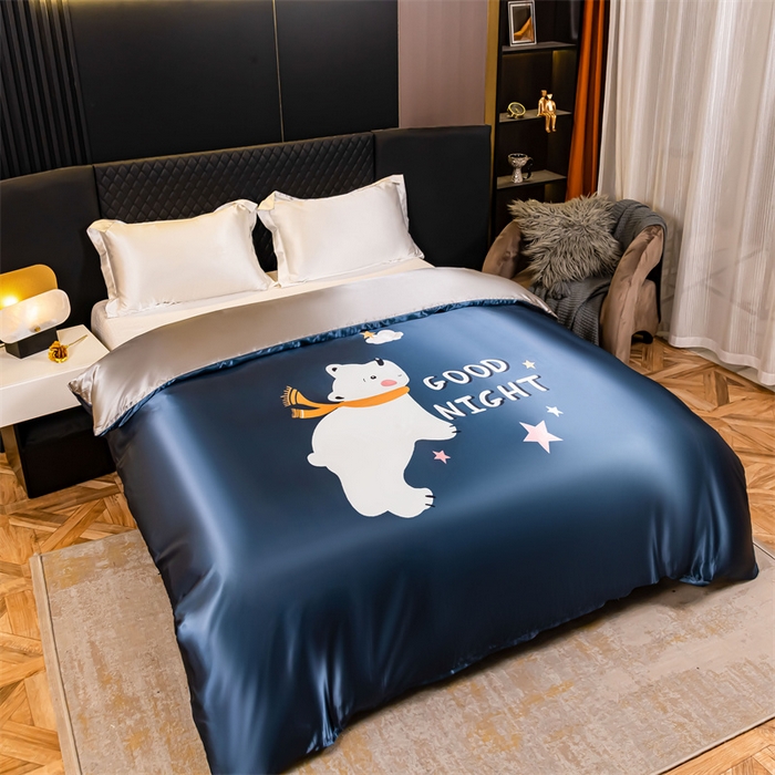 91家纺网 家纺一手货源 找家纺 2025年新款大版冰丝被套 白白熊-大版冰丝被套