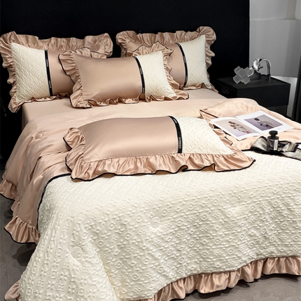 91家纺网 家纺一手货源 找家纺 索飞特家纺 2025新款水洗冰丝浮雕夏被四件套（洛丽娜） 洛丽娜-香槟