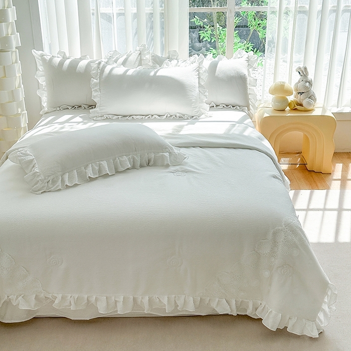 91家纺网 家纺一手货源 找家纺 唐人居 2025新款韩版花边泡泡纱夏被四件套--简爱  简爱 白