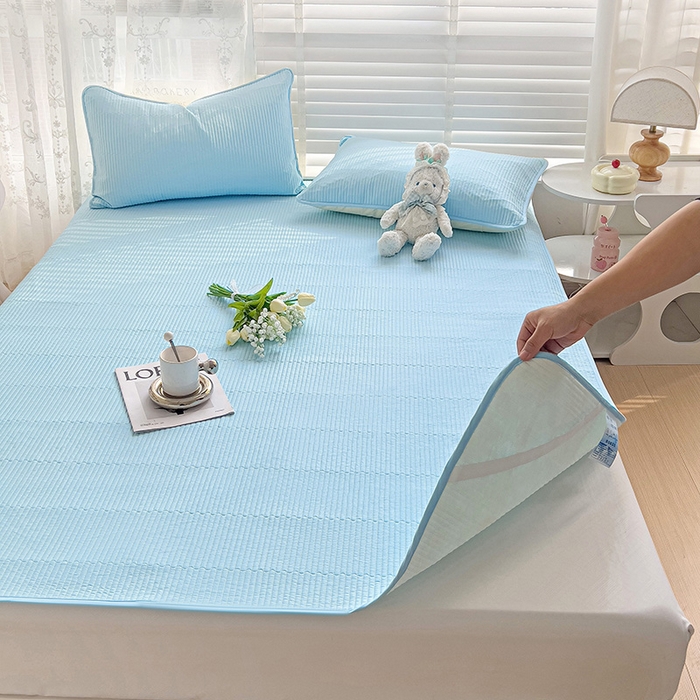 91家纺网 家纺一手货源 找家纺 羽爱2024新款全棉直角纯色床盖床垫 天蓝