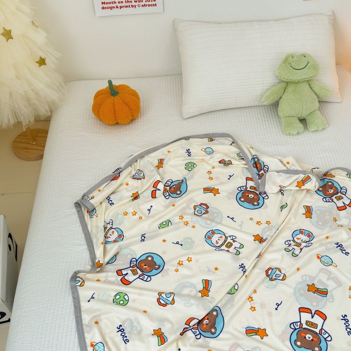 91家纺网 家纺一手货源 找家纺 星期八 2024新款舒适亲肤婴儿裸睡级卡通印花凉感毯 机器熊