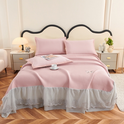 91家纺网 家纺一手货源 找家纺 宜派家纺 2024新款雪花冷感席三件套床裙款 凤尾-粉