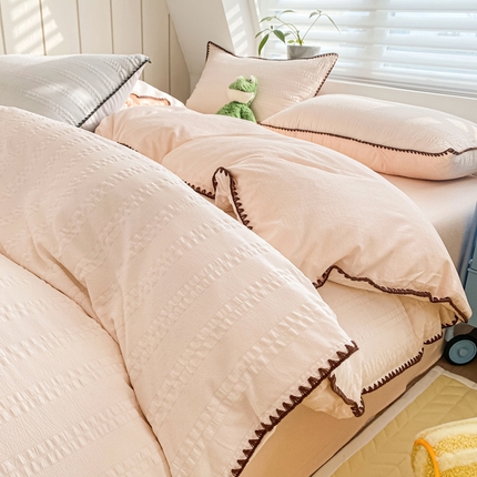 91家纺网 家纺一手货源 找家纺 （总）羋多家纺 2024新款麻绳边纯色雨泡泡棉泡泡纱双层纱夏被四件套系列