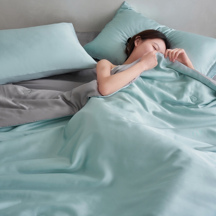 91家纺网 家纺一手货源 找家纺 丽笙 2024新款A类兰精天丝素色刺绣夏被被子被芯 莫兰迪松石绿