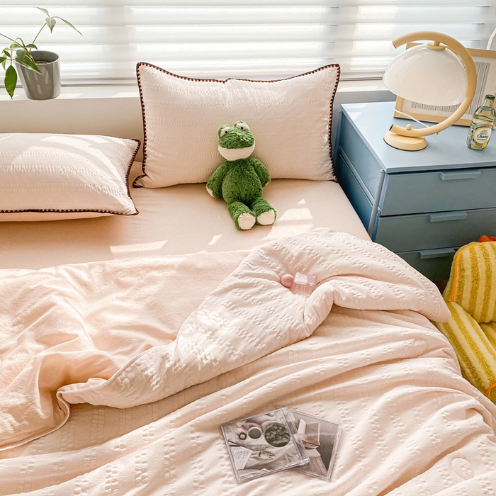 91家纺网 家纺一手货源 找家纺 （总）羋多家纺 2024新款麻绳边纯色雨泡泡棉泡泡纱双层纱单夏被