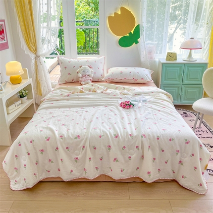 91家纺网 家纺一手货源 找家纺 梦依依 2025新款全棉双层纱贝壳边夏被四件套 仙子