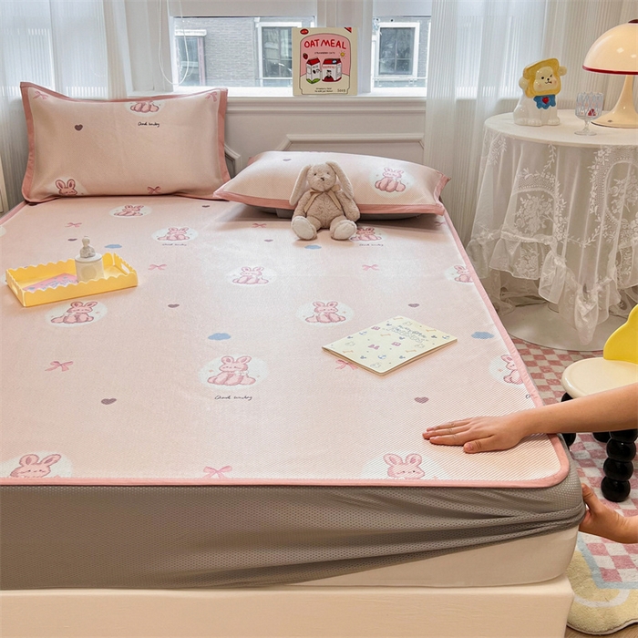 91家纺网 家纺一手货源 找家纺 慕尚 2025新款800D冰藤凉席 兔小姐-床笠款