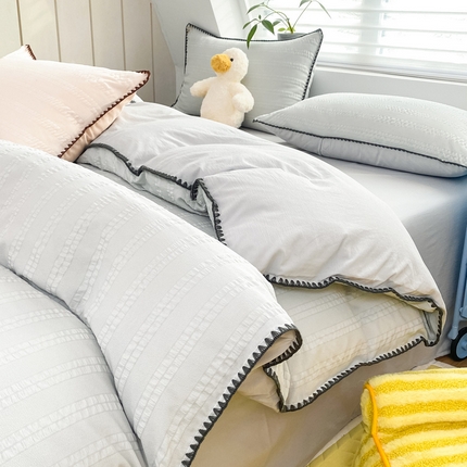 91家纺网 家纺一手货源 找家纺 （总）羋多家纺 2024新款麻绳边纯色雨泡泡棉泡泡纱双层纱夏被四件套系列