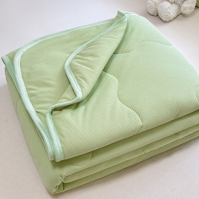 91家纺网 家纺一手货源 找家纺 美梦里 2024新款A类针织华夫格夏被夏凉被空调被子 线条绿
