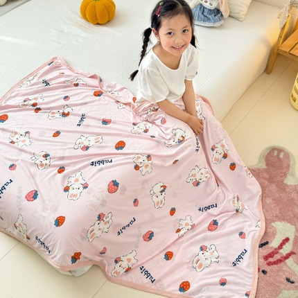 星期八 2024新款舒适亲肤婴儿裸睡级卡通印花凉感毯 草莓兔