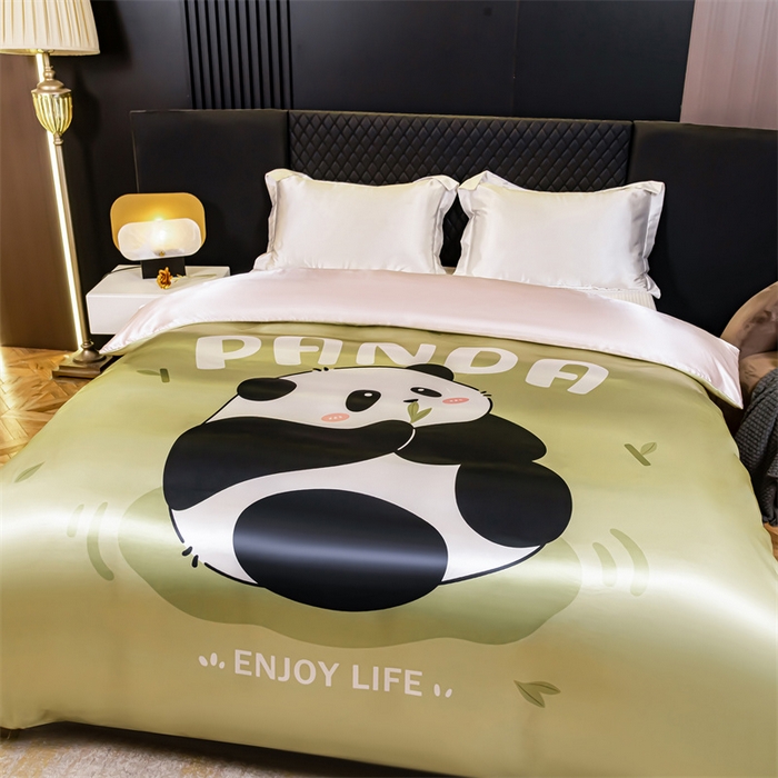 91家纺网 家纺一手货源 找家纺 2025年新款大版冰丝被套 小熊猫-大版冰丝被套