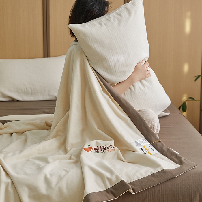 91家纺网 家纺一手货源 找家纺 梦享生活家居 2024新款A类双层纱全棉提花大豆夏被 奶咖