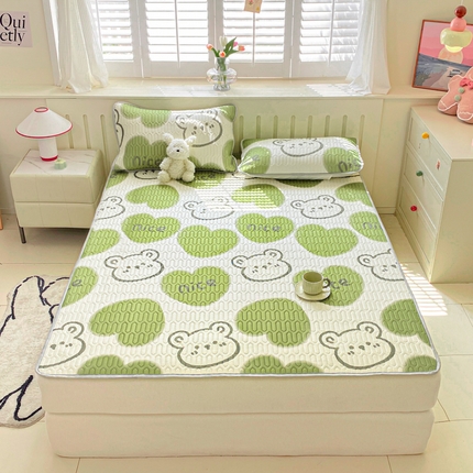 91家纺网 家纺一手货源 找家纺 寐居 2024新款时尚印花凉感丝乳胶凉席三件套 森系熊