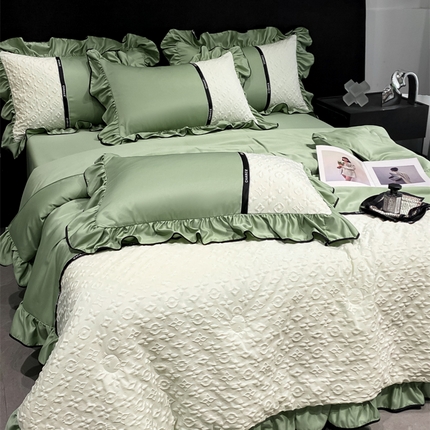 91家纺网 家纺一手货源 找家纺 索飞特家纺 2025新款水洗冰丝浮雕夏被四件套（洛丽娜） 洛丽娜-奶绿