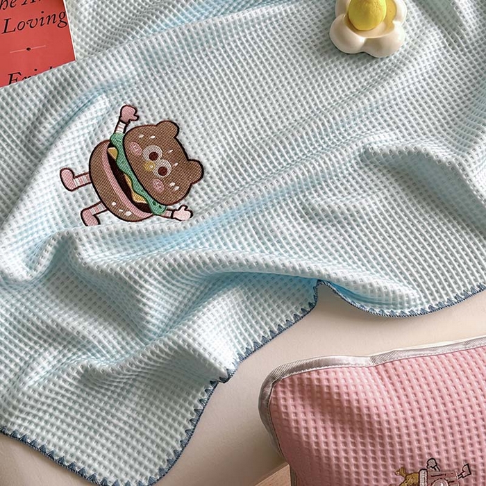 91家纺网 家纺一手货源 找家纺 柚子YOUTH 2024新款双面华夫格盖毯空调毯 疯狂星期四