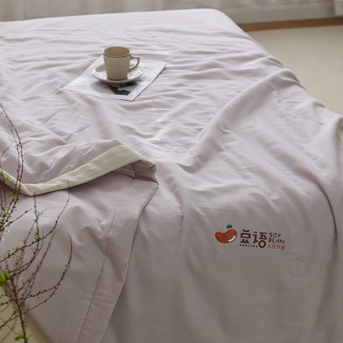 91家纺网 家纺一手货源 找家纺 梦享生活家居 2024新款A类双层纱全棉提花大豆夏被 浅紫烟