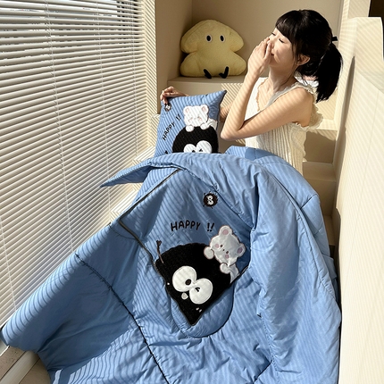 铭宣家居 2024新款贴布绣＋重工刺绣多功能抱枕被系列 可爱煤球 可爱煤球-湖蓝色