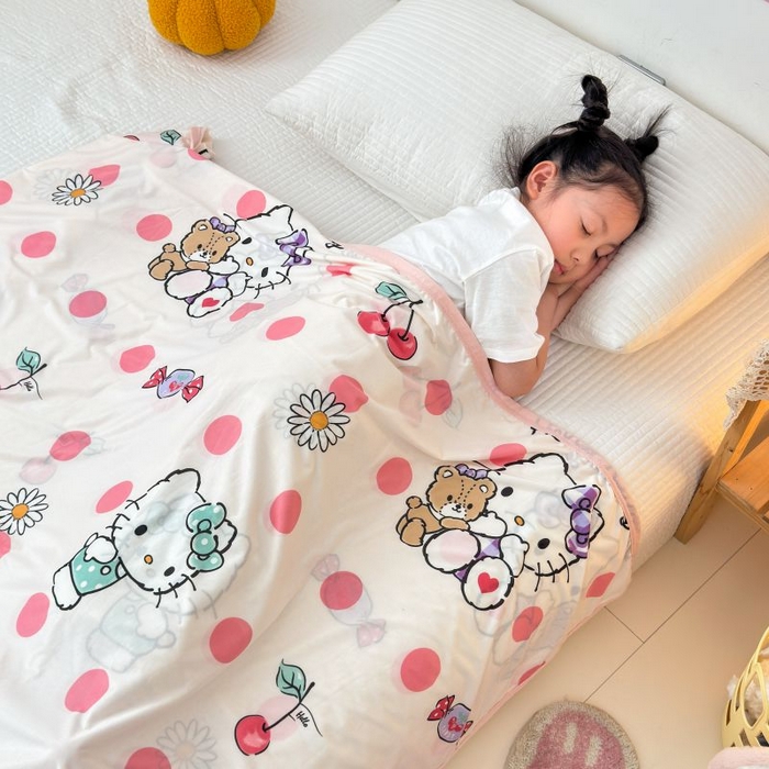 91家纺网 家纺一手货源 找家纺 星期八 2024新款舒适亲肤三丽鸥婴儿裸睡级凉感毯 波点kitty