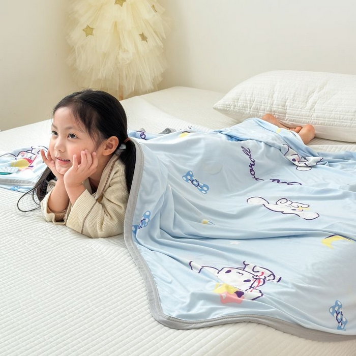 91家纺网 家纺一手货源 找家纺 星期八 2024新款舒适亲肤三丽鸥婴儿裸睡级凉感毯 气球玉桂狗