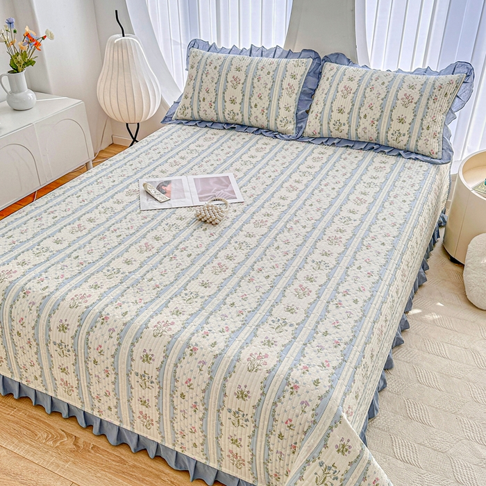 91家纺网 家纺一手货源 找家纺  岚吉 2025新款40支133*72全棉斜纹夹棉绗缝小花边床盖田园小花