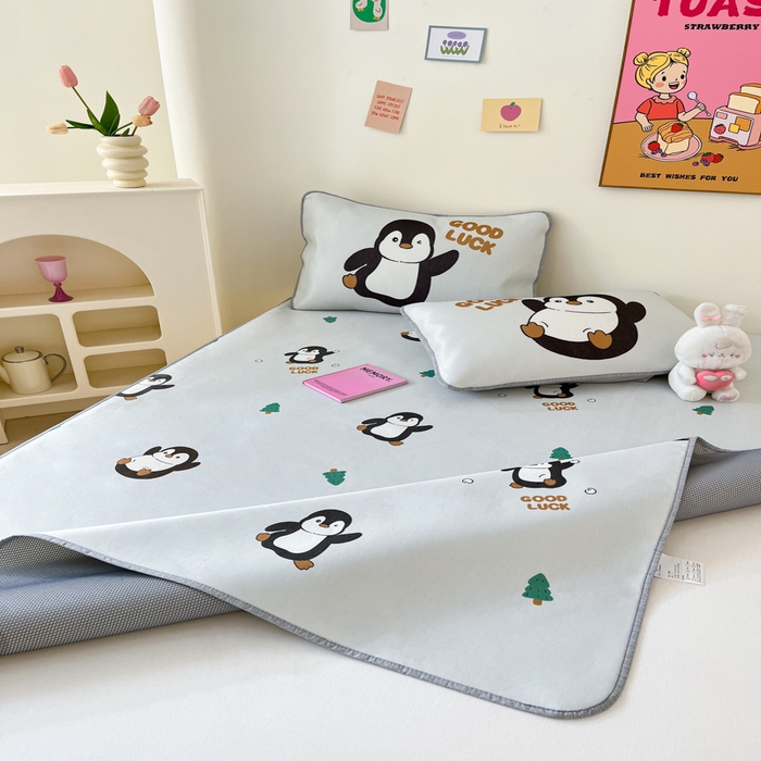 91家纺网 家纺一手货源 找家纺 寐居家纺 2024新款A类时尚印花凉感冰丝凉席 跳跳企鹅