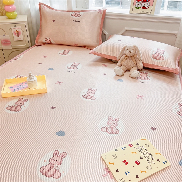 91家纺网 家纺一手货源 找家纺 慕尚 2025新款800D冰藤凉席 兔小姐-床笠款