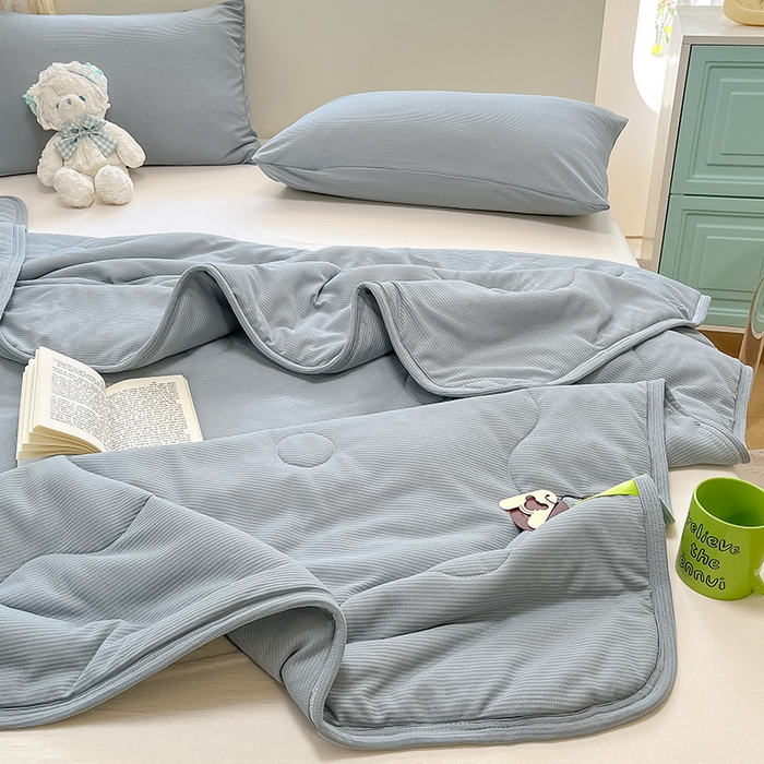 91家纺网 家纺一手货源 找家纺 美梦里 2024新款A类针织华夫格夏被夏凉被空调被子 线条蓝