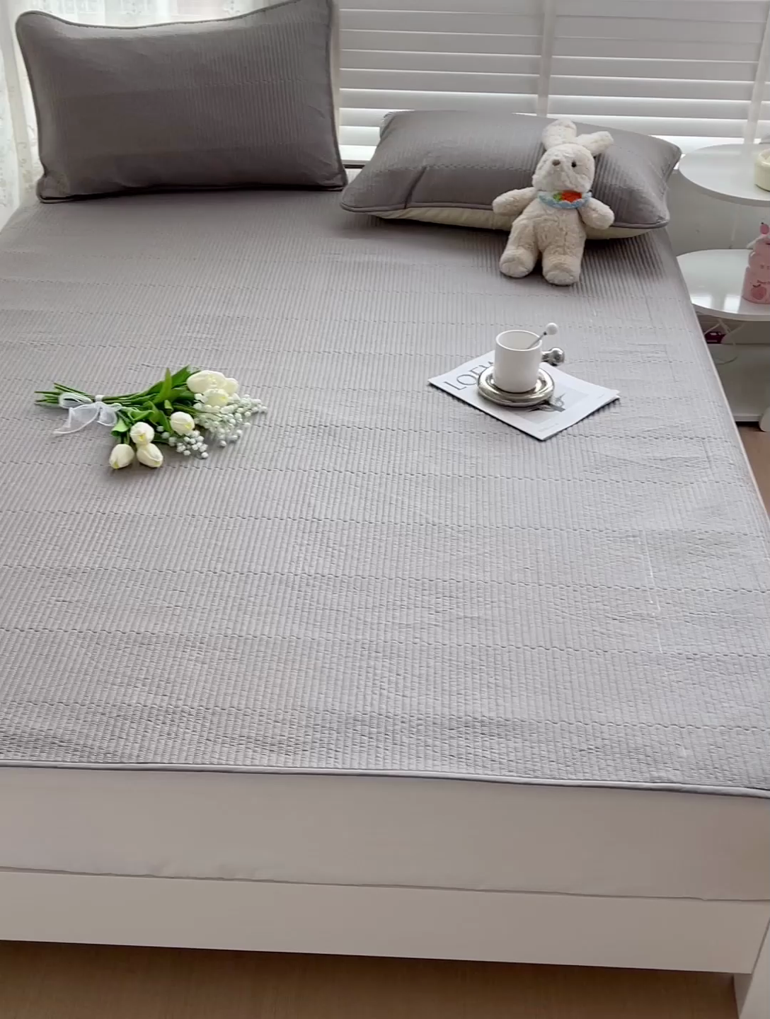 91家纺网 家纺一手货源 找家纺 羽爱2024新款全棉直角纯色床盖床垫 浅灰