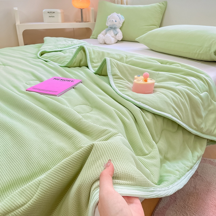91家纺网 家纺一手货源 找家纺 美梦里 2024新款A类针织华夫格夏被夏凉被空调被子 线条绿