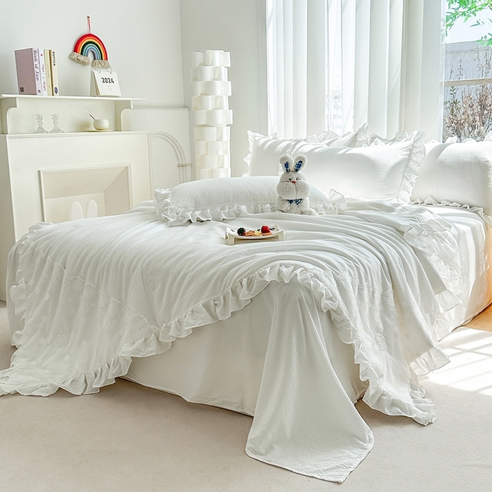 91家纺网 家纺一手货源 找家纺 唐人居 2025新款韩版花边泡泡纱夏被四件套--简爱  简爱 白