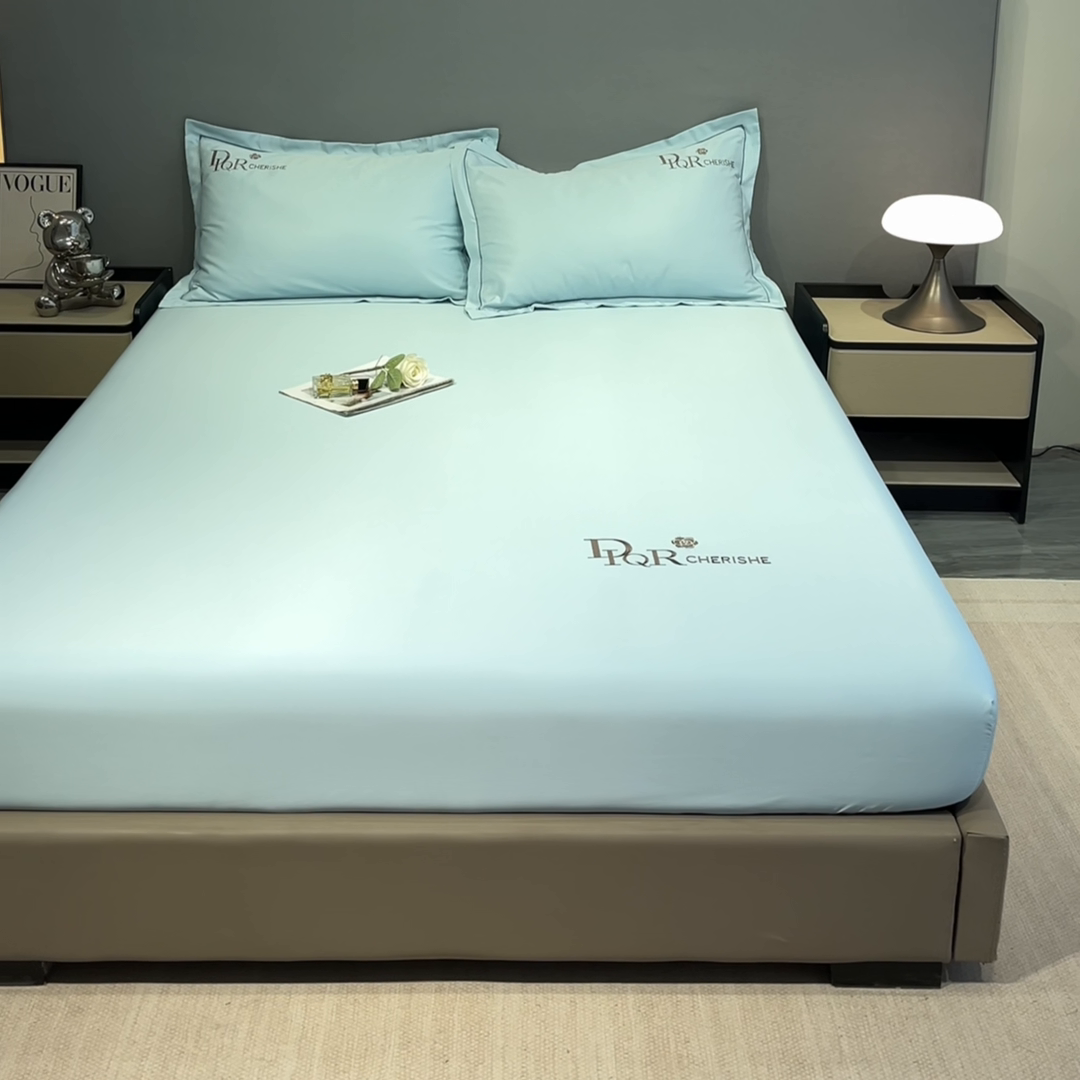 91家纺网 家纺一手货源 找家纺 丽美人家纺 2024新款简约水洗真丝单床笠 冰雪蓝