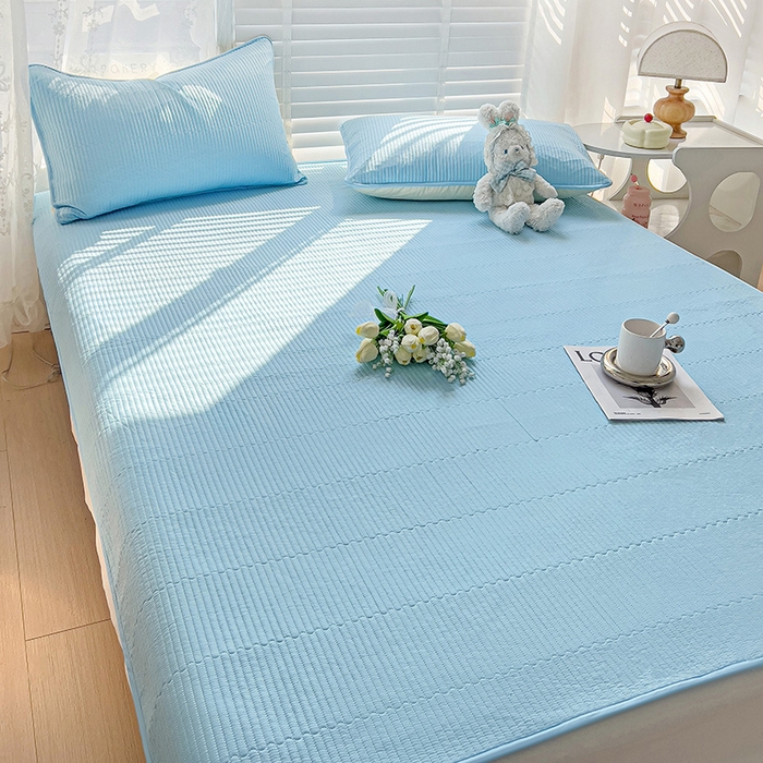 91家纺网 家纺一手货源 找家纺 羽爱2024新款全棉直角纯色床盖床垫 天蓝