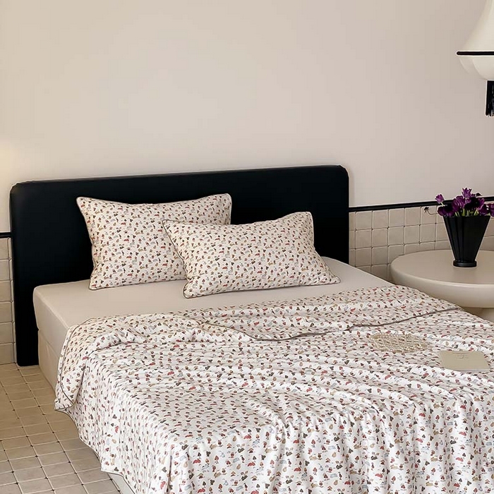 91家纺网 家纺一手货源 找家纺 汇庭 2024新款雅棉天丝可机洗夏被棚拍 蘑菇君