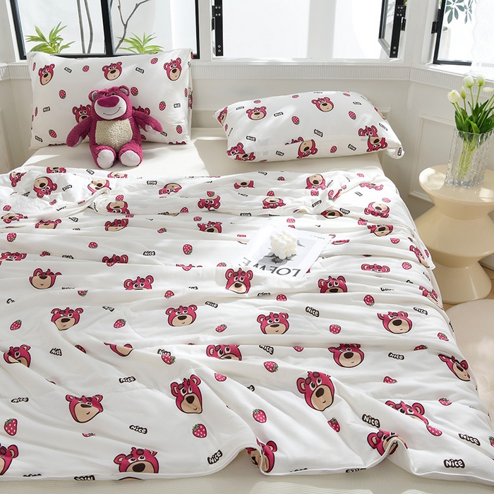 91家纺网 家纺一手货源 找家纺 圣楚家纺  2024新款A类针织棉印花夏被夏凉被空调被 草莓熊