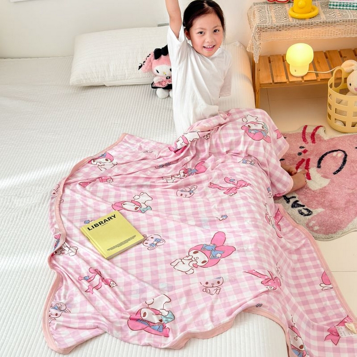 91家纺网 家纺一手货源 找家纺 星期八 2024新款舒适亲肤三丽鸥婴儿裸睡级凉感毯 格子美乐蒂